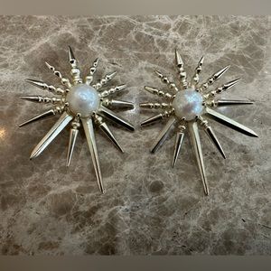 Gold Kendra Scott Pearl Earrings